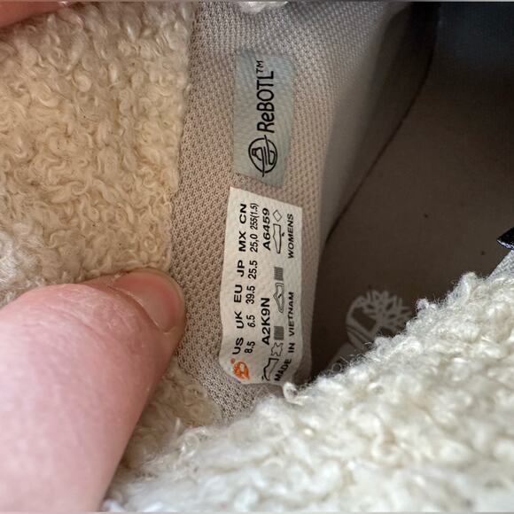 Timberland Puffer Boot in Light Grey Nubuck Blue Size 8.5 NWT - Picture 10 of 12